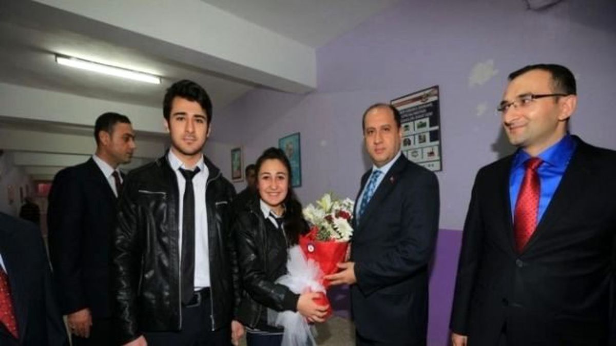 10 Kardeşi Olan Validen Öğrencilere Hayat Dersi