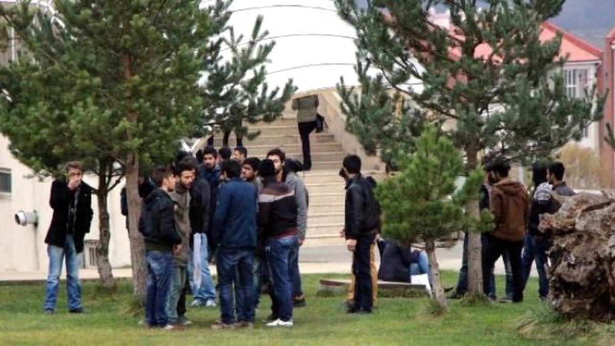 Bolu\'da Üniversite Öğrencileri Kavga Etti