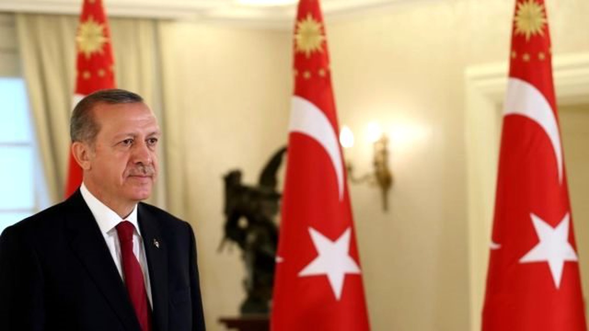 Erdoğan, Atatürk\'ün O Pozunu Tercih Etti