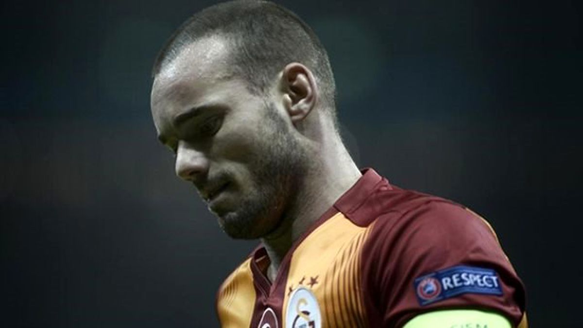 Galatasaray\'ın Devler Ligi\'nde 100. Golünü Sneijder Attı