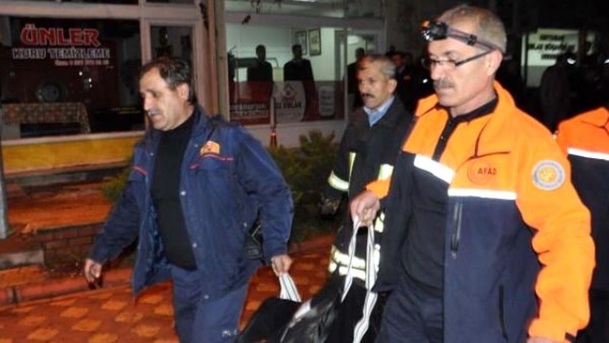 Güvercin Yakalamak İsterken Asansör Boşluğuna Düşüp Öldü