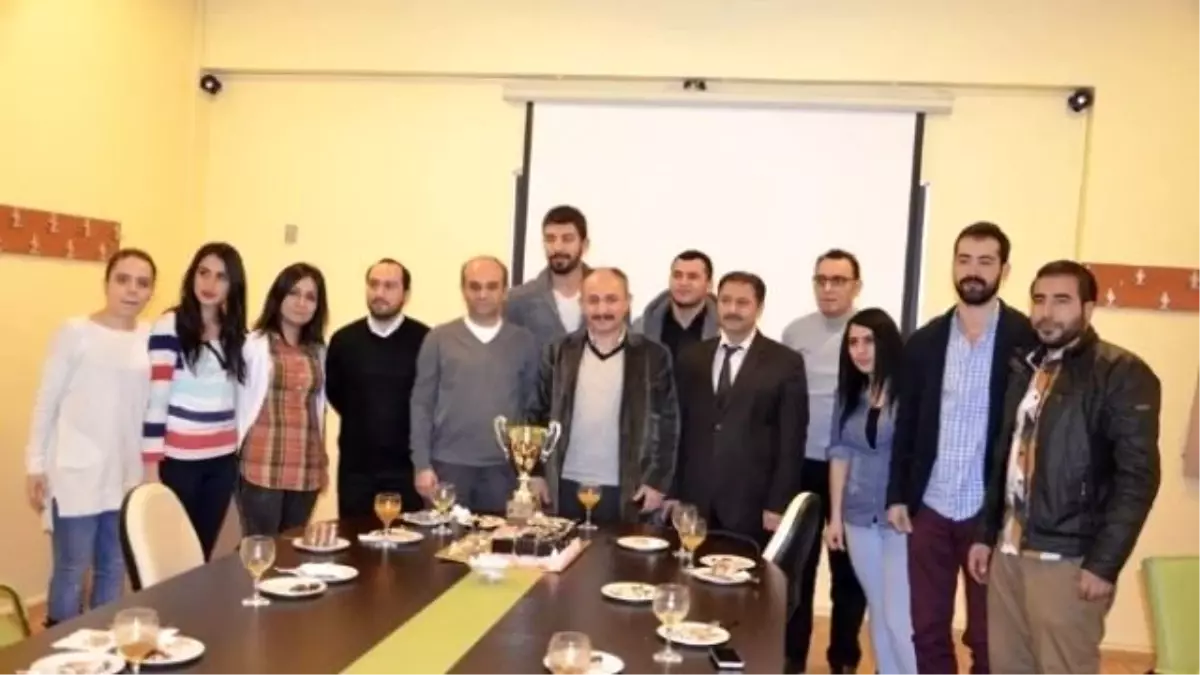 İletişim Fakültesi Şampiyonluğu Kutladı