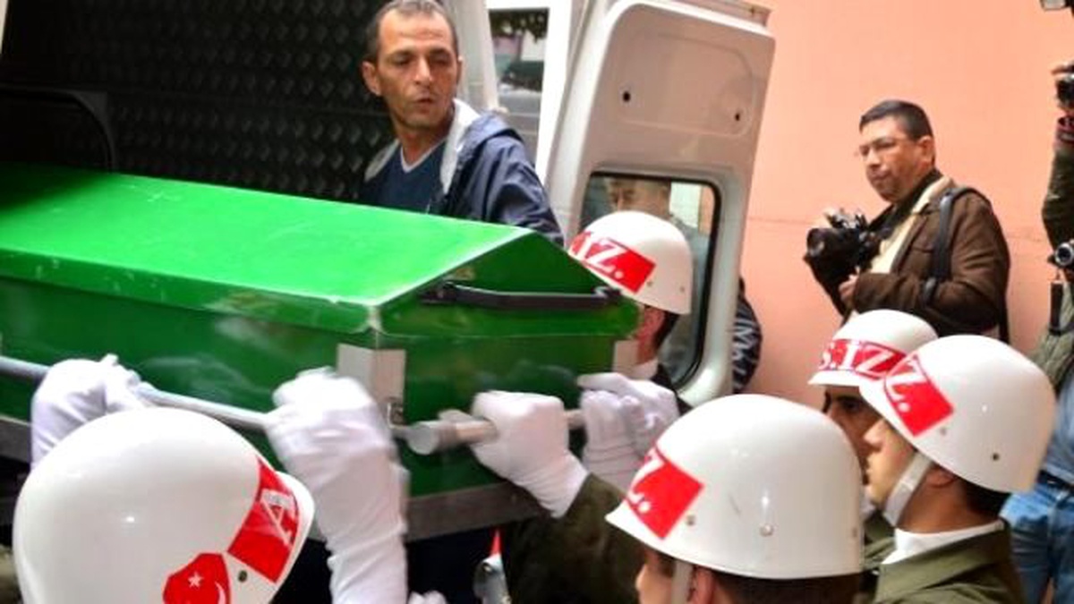 Adana\'da İntihar Eden Uzman Çavuş Toprağa Verildi