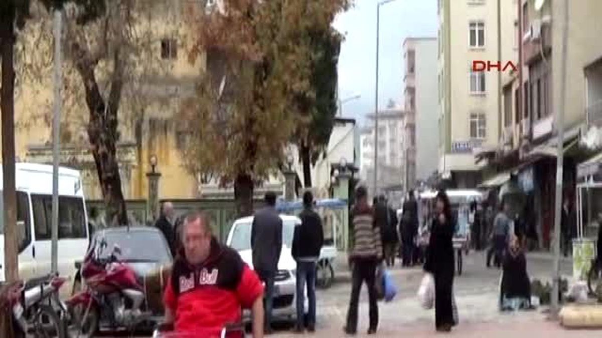 İslahiye Engelliden Tek Kişilik \'Evlenmek İstiyorum\' Eylemi