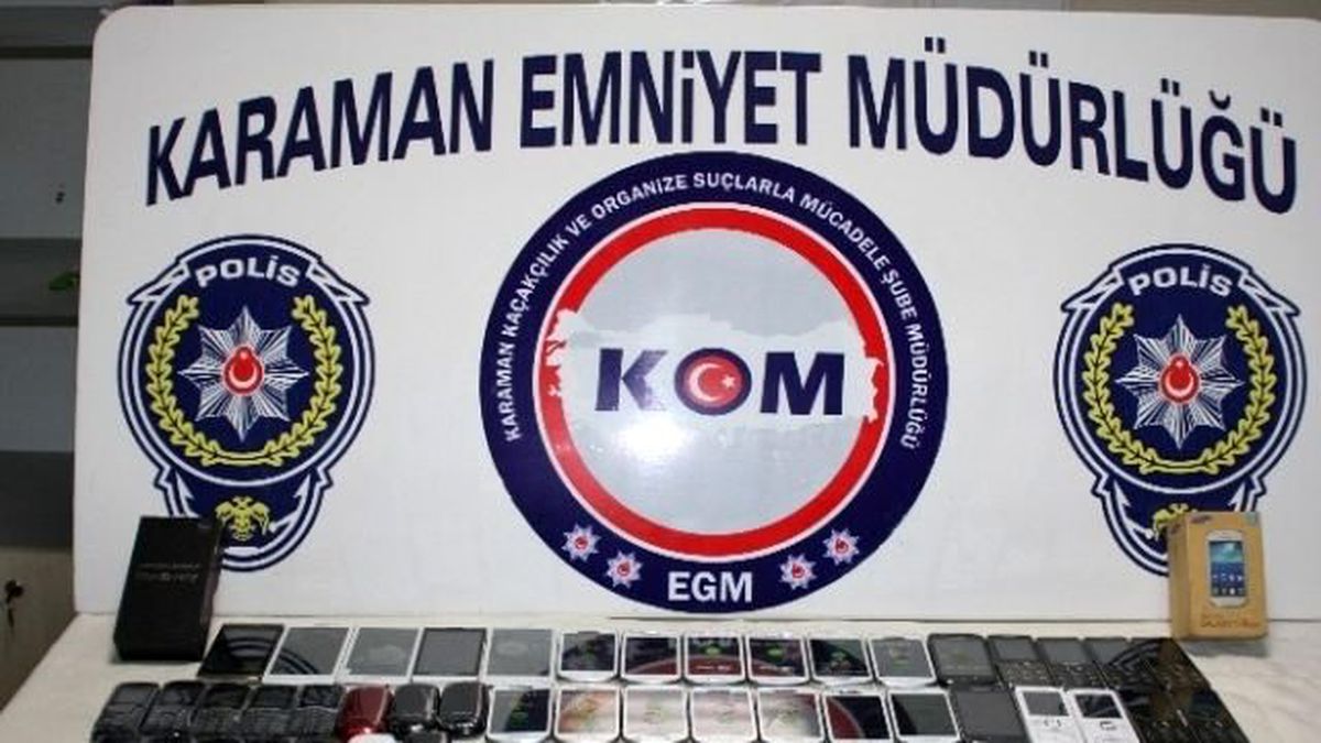 Karaman\'da Gümrük Kaçağı 103 Cep Telefonu Ele Geçirildi