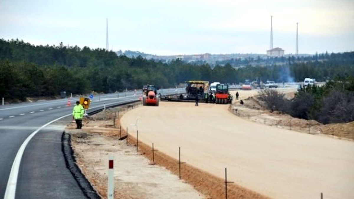 Karaman-Mersin Karayolu\'nda Sıcak Asfalt Çalışmaları