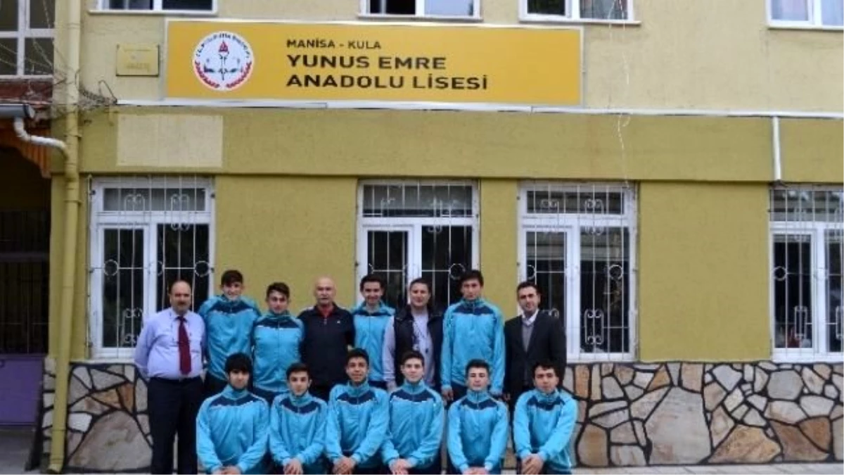 Kula Yunus Emre Anadolu Lisesi\'nde Şampiyonluğa İki Kaldı