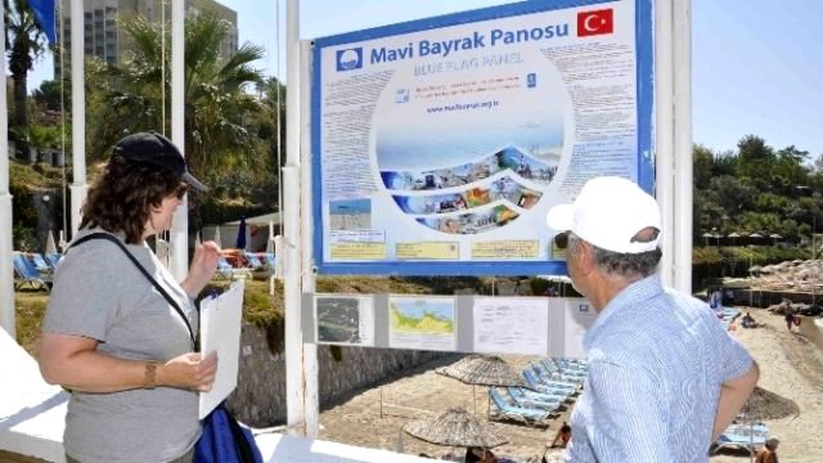 Kuşadası Körfezi\'nde Mavi Bayrak Çalışmaları