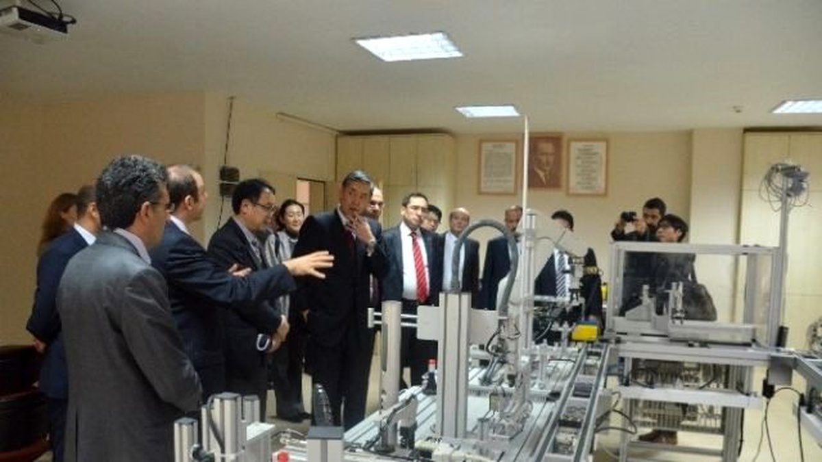 Pakistanlı ve Filistinli Teknik Öğretmenlere Endüstriyel Otomasyon Eğitimi
