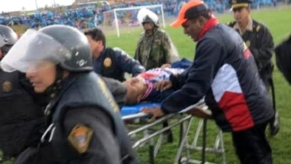 Peru'da Maç Sırasında Yıldırım Düştü