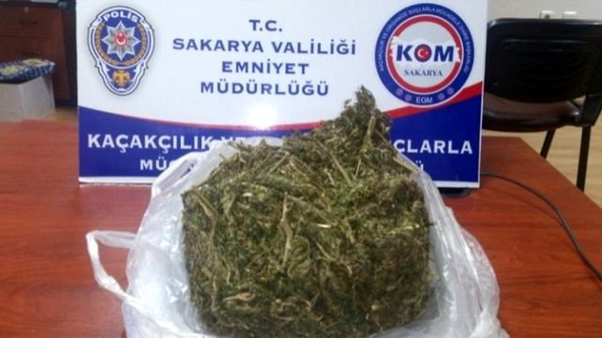 Sakarya\'da Uyuşturucu Satışına 3 Tutuklama