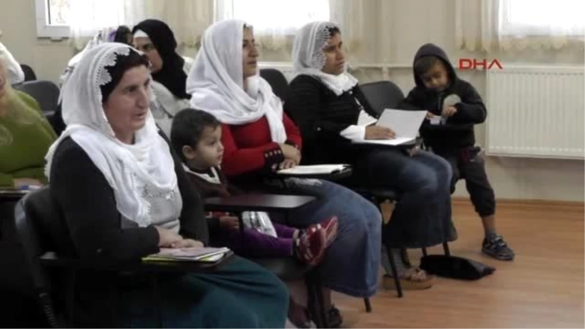 Silopili Kadınlar, Okuma-Yazma Kursuna Çocukları ile Katılıyor