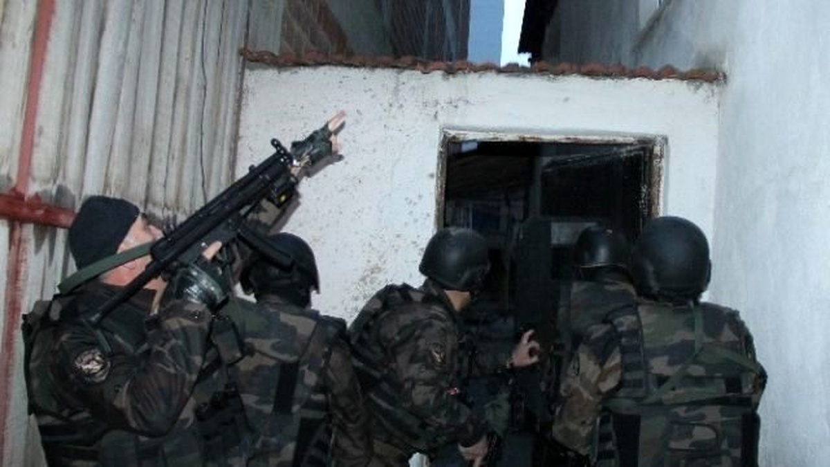 Torbacılara Hava Destekli Şafak Operasyonu: 30 Gözaltı