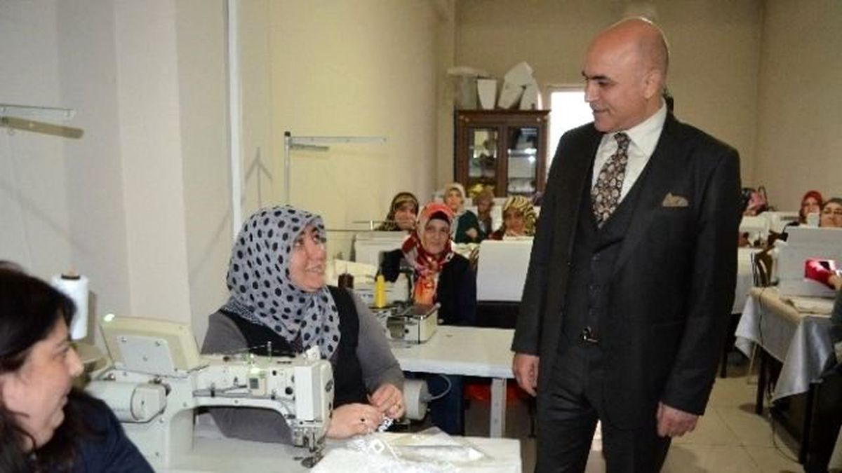 Yakutiye Belediyesi\'nin El Becerileri Kursu Hanımları İş Sahibi Yaptı