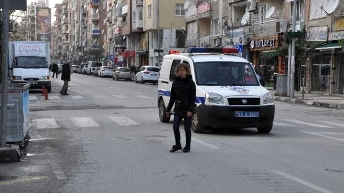 Yedi Aydır Otomobilde Yatan Kız Girdiği Kadın Sığınma Evinden Kaçtı