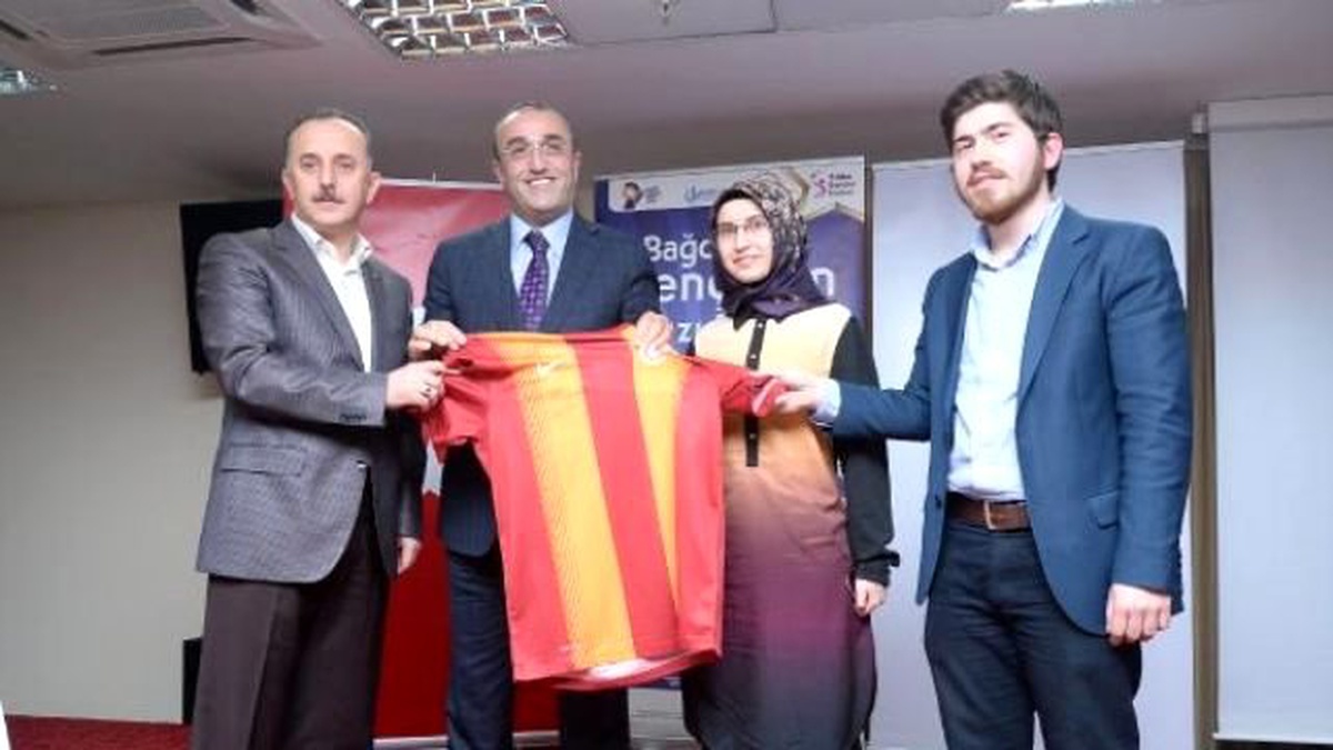 "Üç Tane Yerli Futbolcumuzu Şu Anda Sattık Bile"