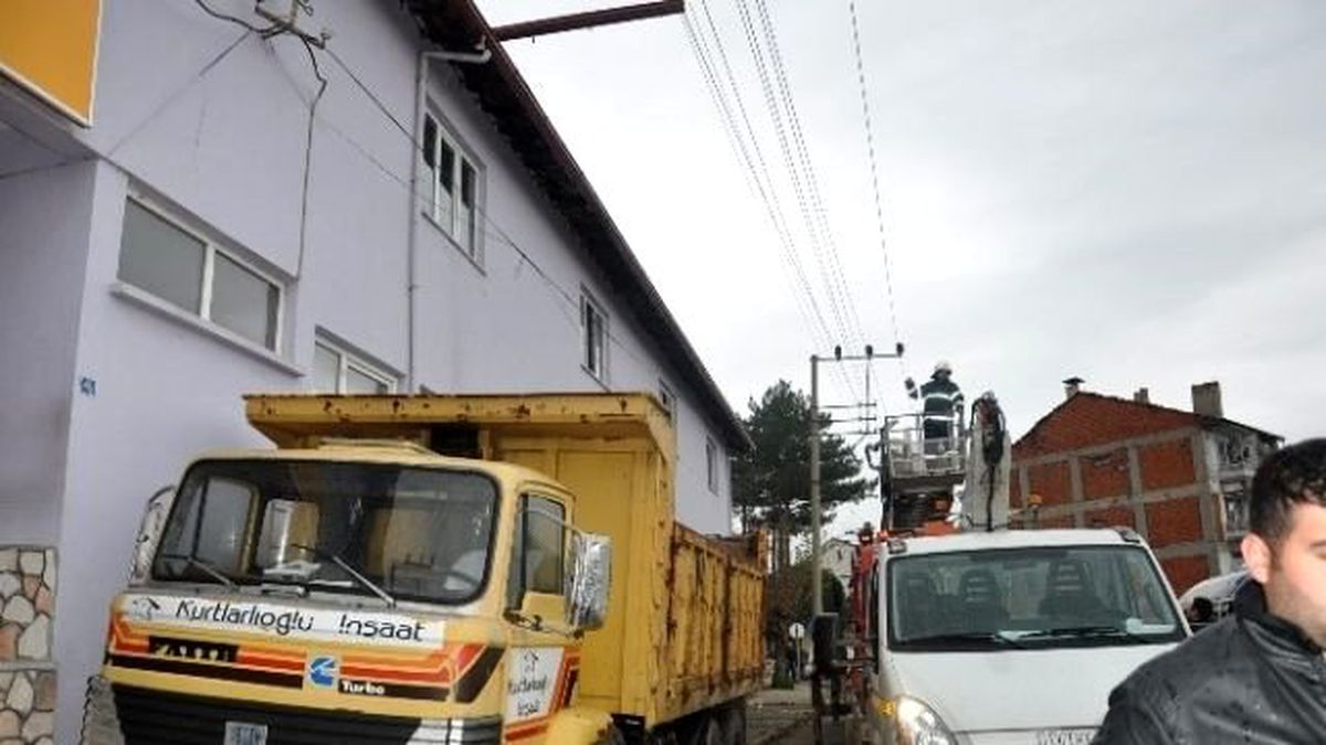 Akıma Kapılan İşçileri Kurtarma Operasyonu