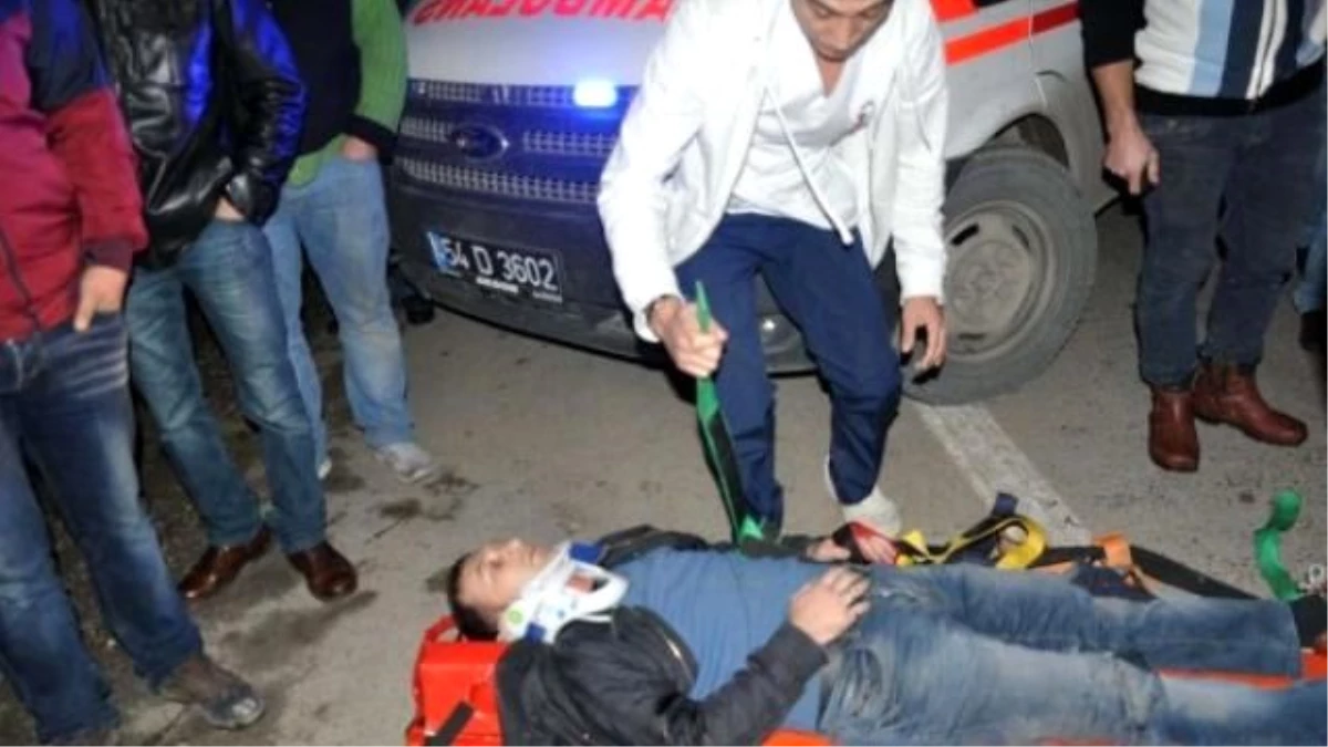 Akyazı\'da Trafik Kazası: 1 Ölü 3 Yaralı