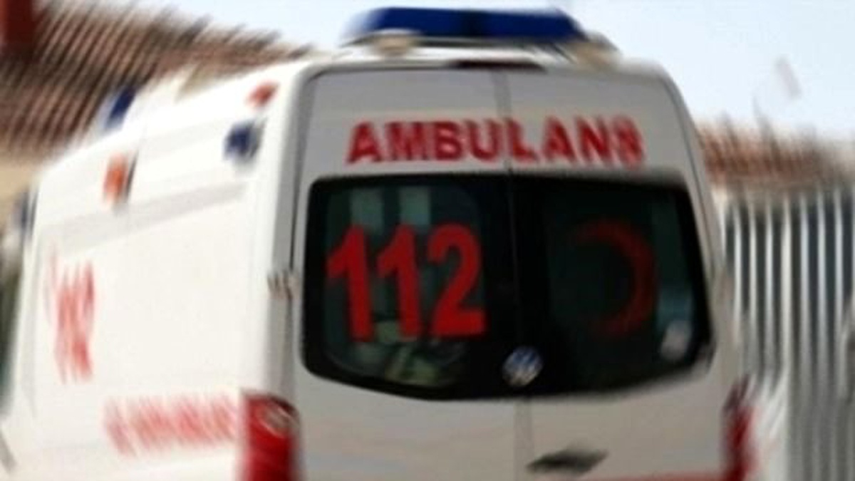 Antalya\'da Kamyon ile Otomobil Çarpıştı: 1 Ölü