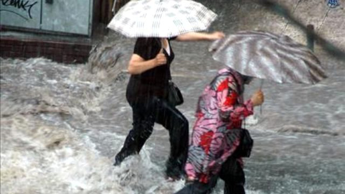 Ege İçin Fırtına ve Kuvvetli Yağış Uyarısı
