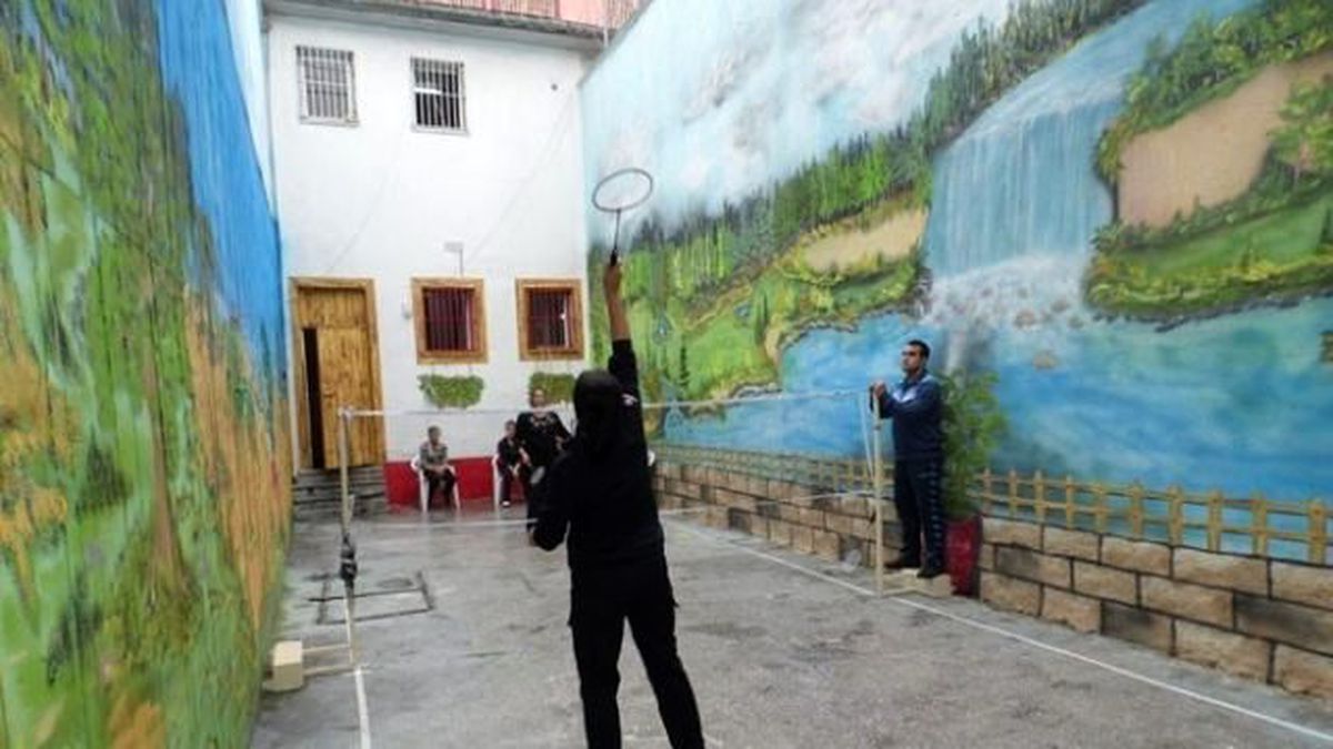 Bayan Hükümlüler Badminton Öğrendi