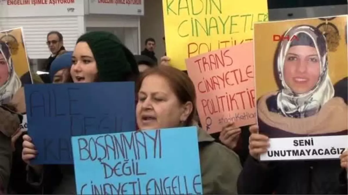 Ebru Torun Bilik Davası Öncesinde Kadınlar Eylem Yaptı