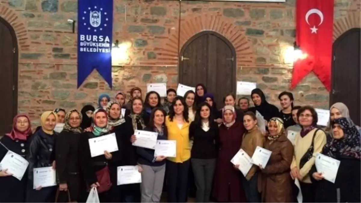 Evlilik Okulu\'nda Sertifika Sevinci