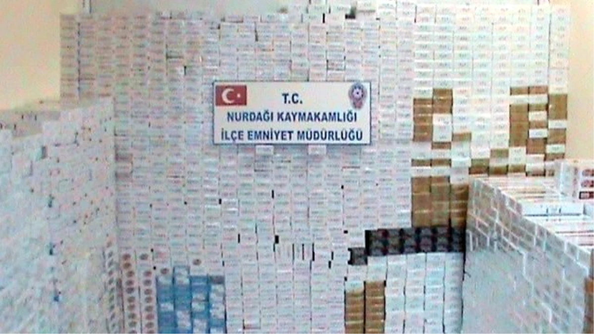 Gaziantep\'te 23 Bin 620 Paket Kaçak Sigara Ele Geçirildi