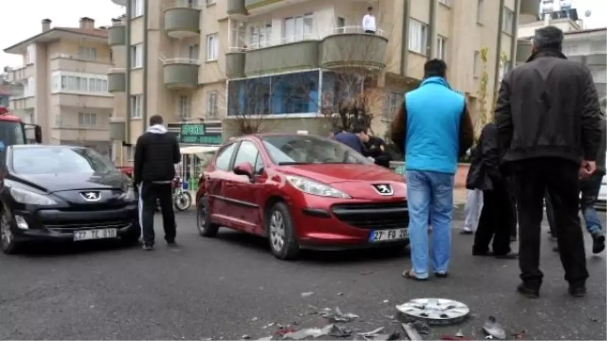 Gaziantep\'te Zincirleme Kaza: 1 Yaralı