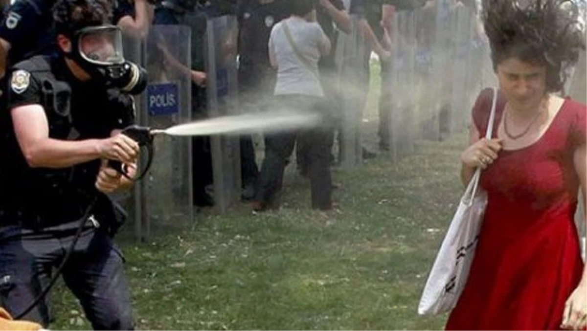 Gezi Olaylarının Sembolü Kırmızılı Kadın ve Polis İlk Kez Yüzleşti