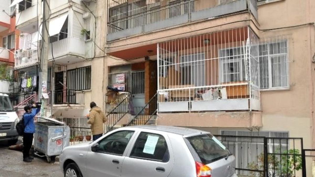 İntihar Etmiş, Aç Kalan Köpeği İse Başını Yemiş