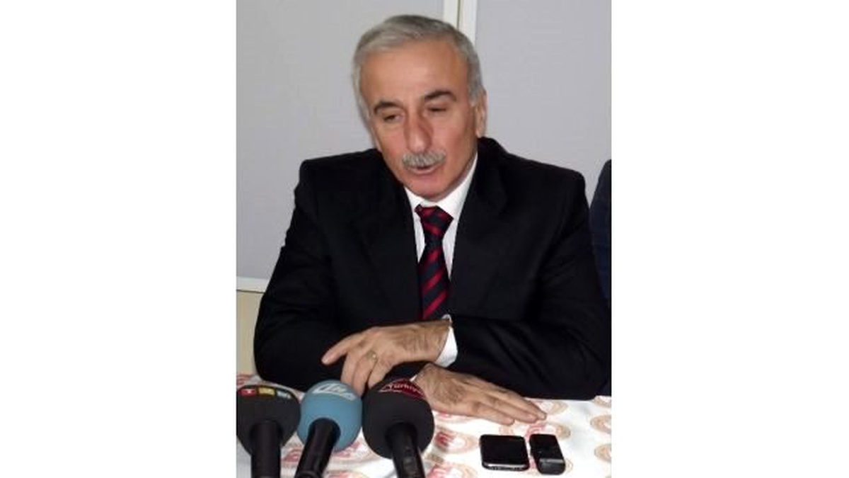 Kamçı, Tuttuğu Takımı Açıkladı