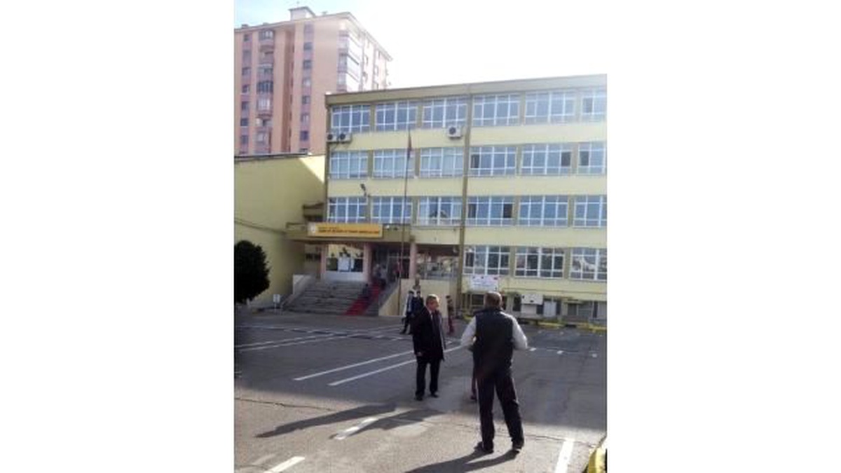 Kayseri\'de Kantinden Alışveriş Yapan 14 Öğrenci Zehirlendi
