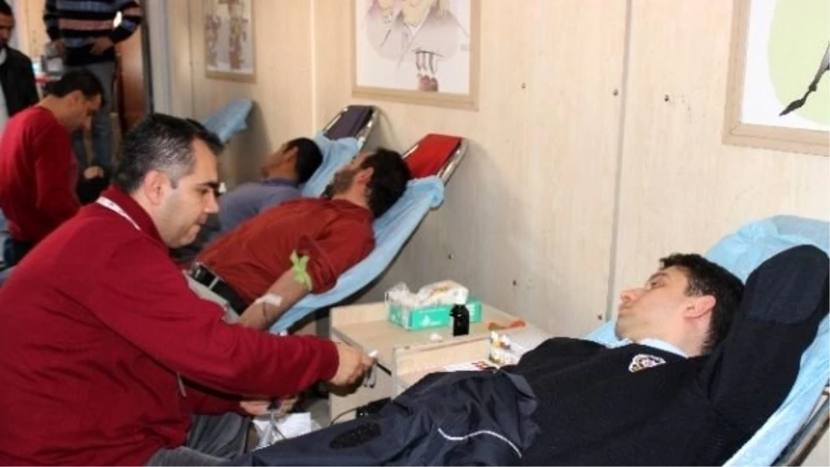 Kızılay\'dan Şanlıurfa\'da Kan Bağışı Kampanyası