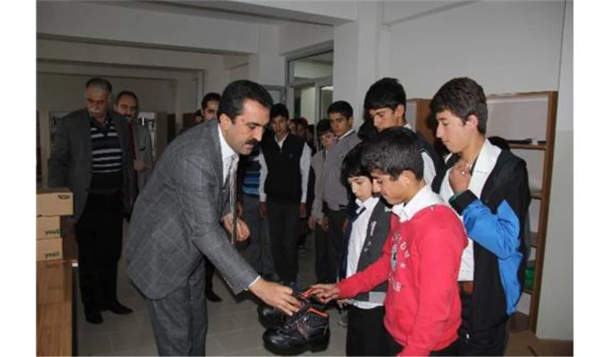 Kulp Belediyesi Başkanı Dinar\'dan Okullara Ziyaret