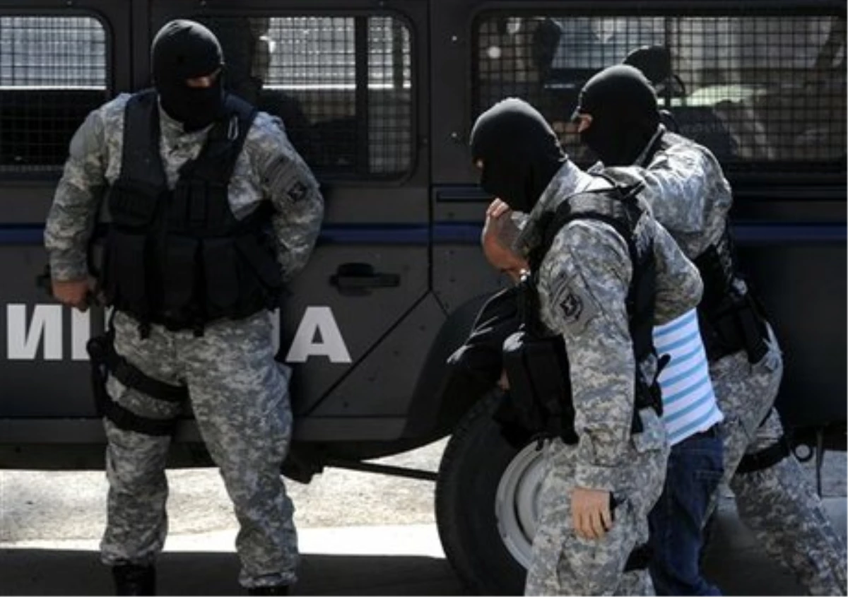 Makedonya Polisinden Yolsuzluk ve Tefecilik Yapanlara Operasyon