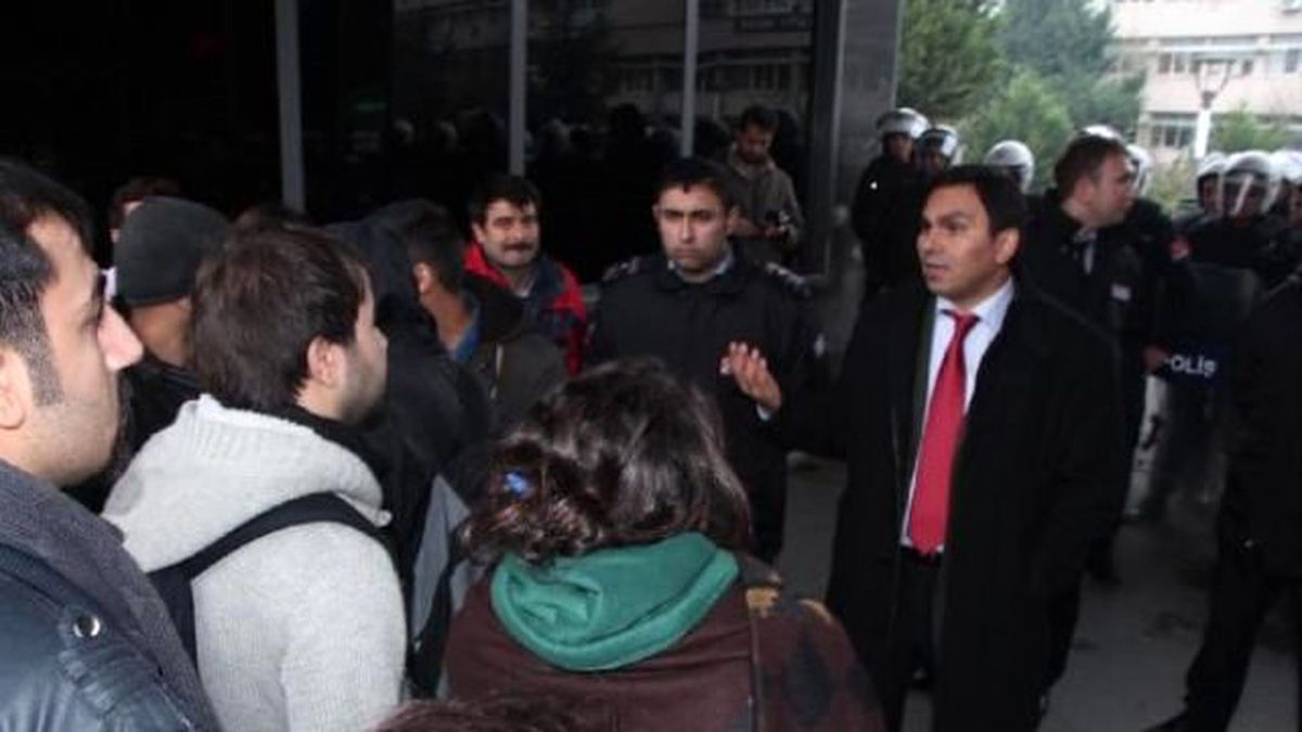 Marmara Üniversitesi\'nde Gerginlik