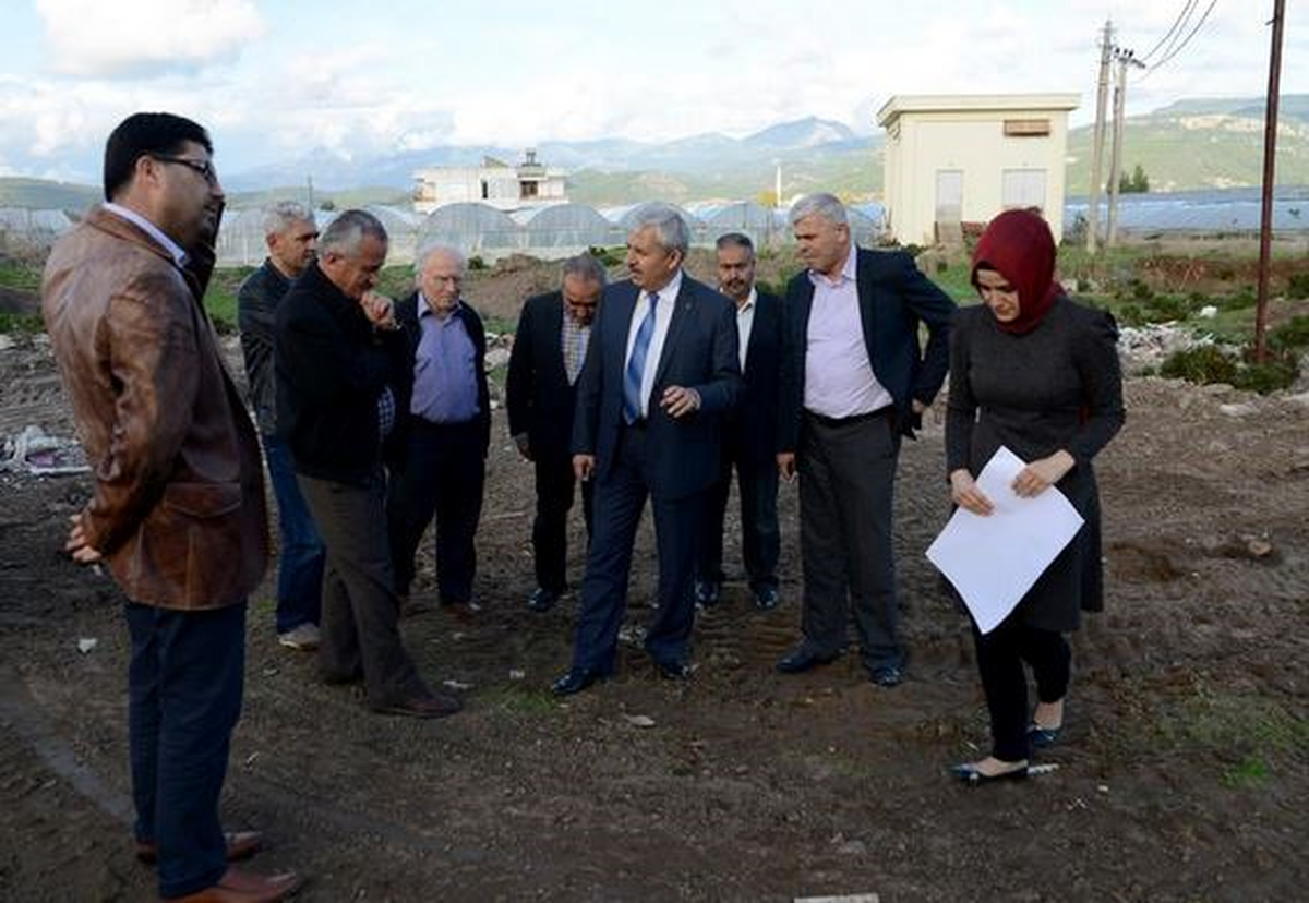 Kumluca Mavikent\'te İnşa Edilecek Cami Arazisinde İnceleme Yapıldı