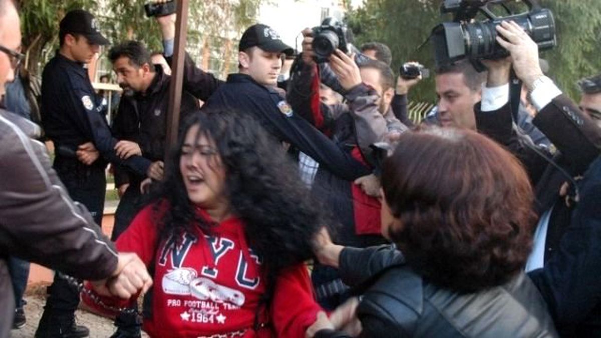 Osmanlıca Protestocularına 4 Gözaltı