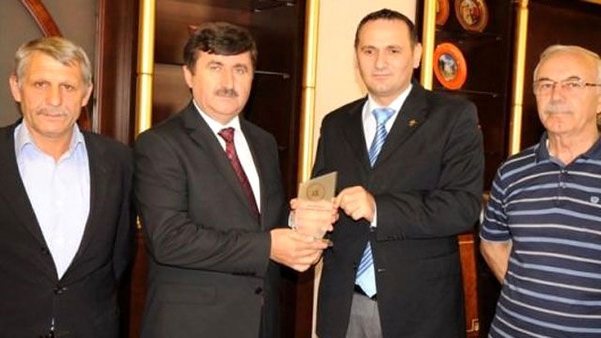 Uyanık Başkanın Maskesi Düştü