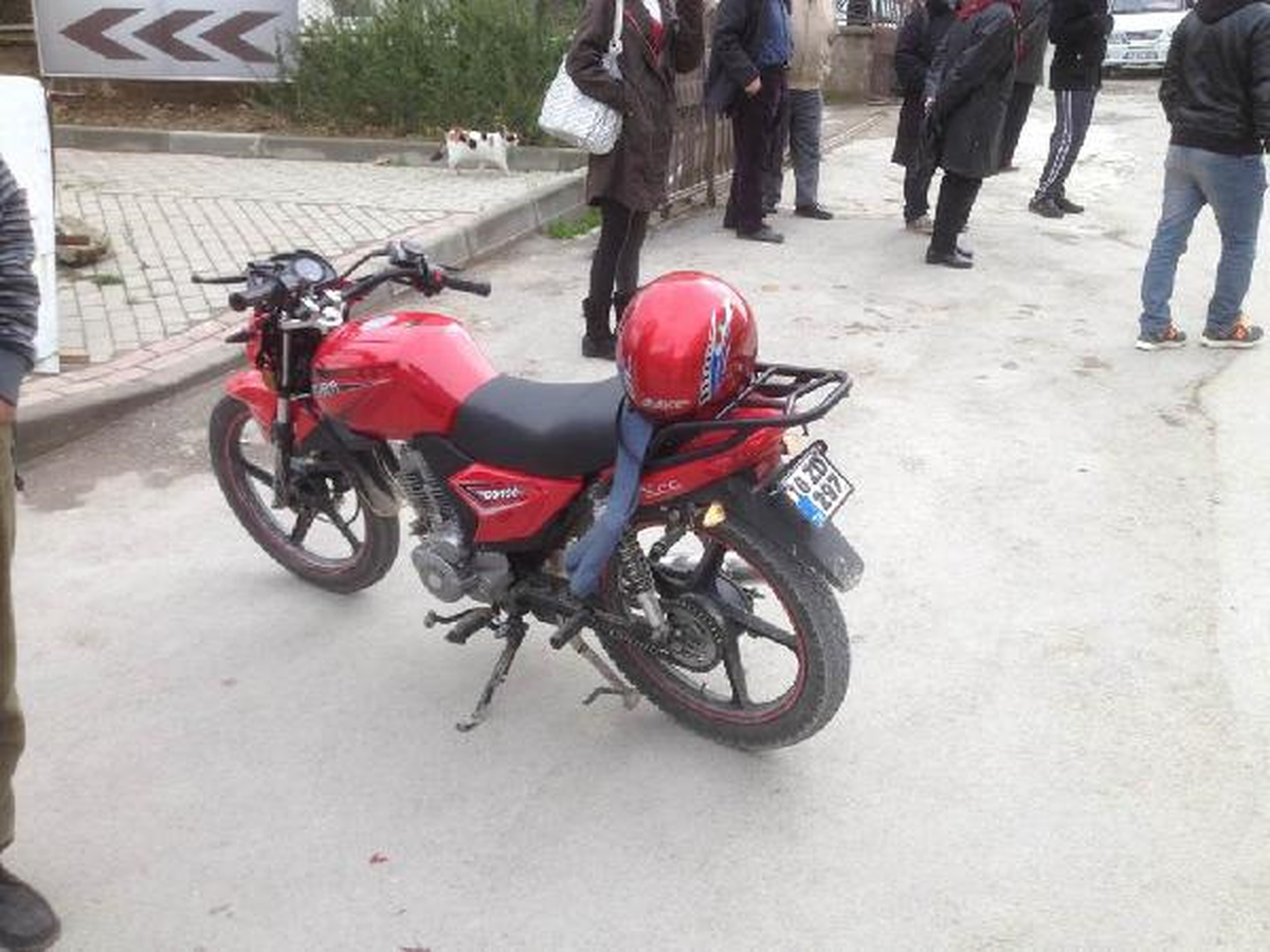 17 Yaşındaki Motorlu Yaşlı Kadına Çarptı