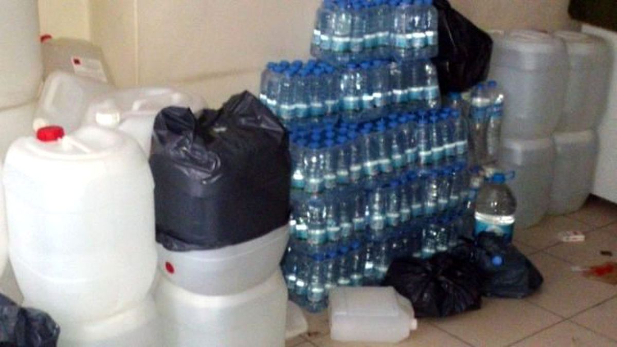 İzmir\'de 465 Litre Sahte Rakı Ele Geçirildi