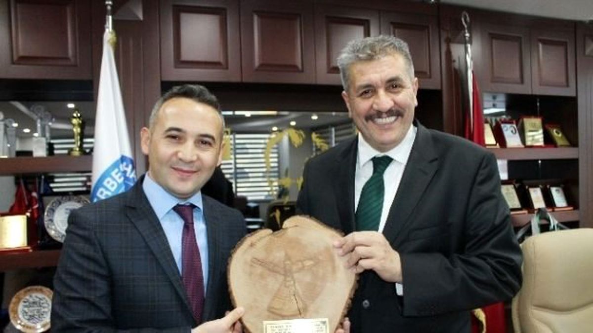 Ağaç Kütüğünde Semazen Figürü