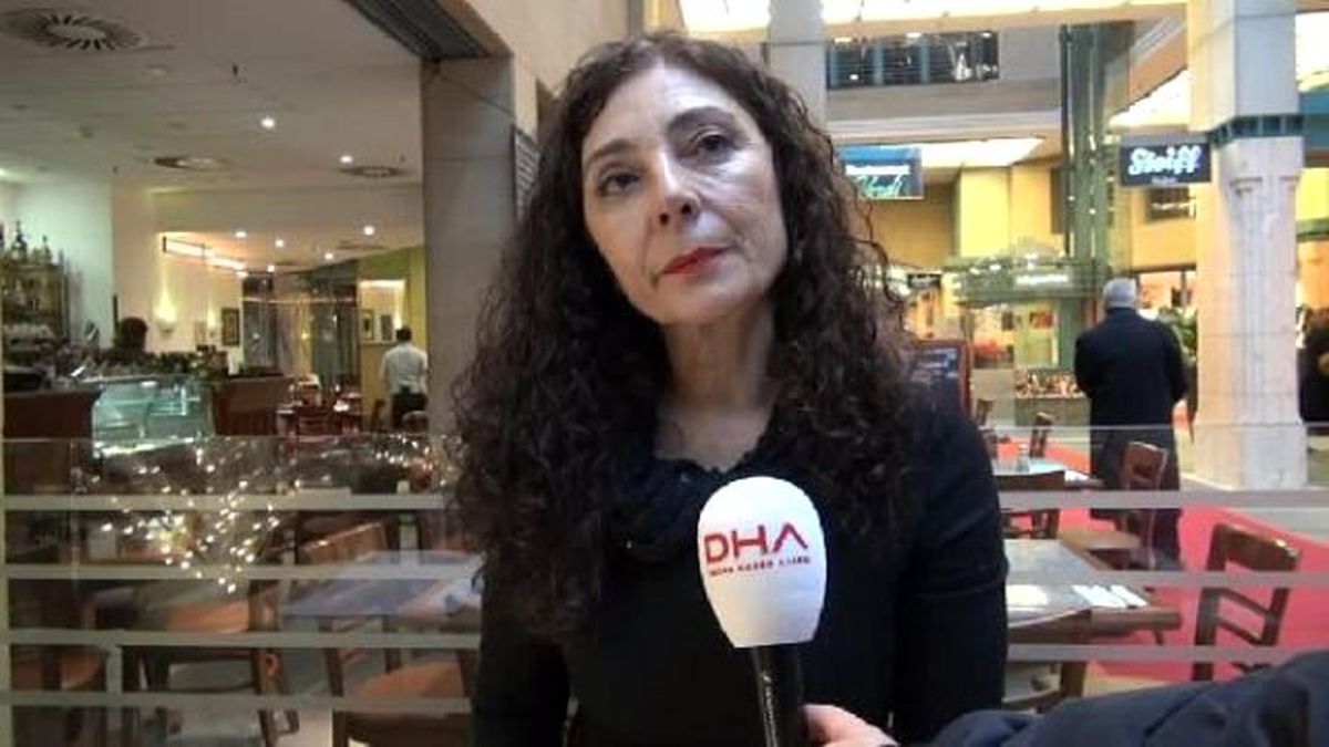 Almanya\'da Ebru Sanatını Tanıtıyor