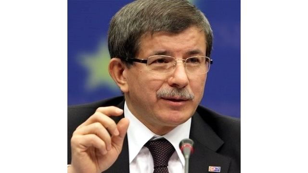 Davutoğlu\'ndan İtalyan Şirketlerine Yatırım Çağrısı