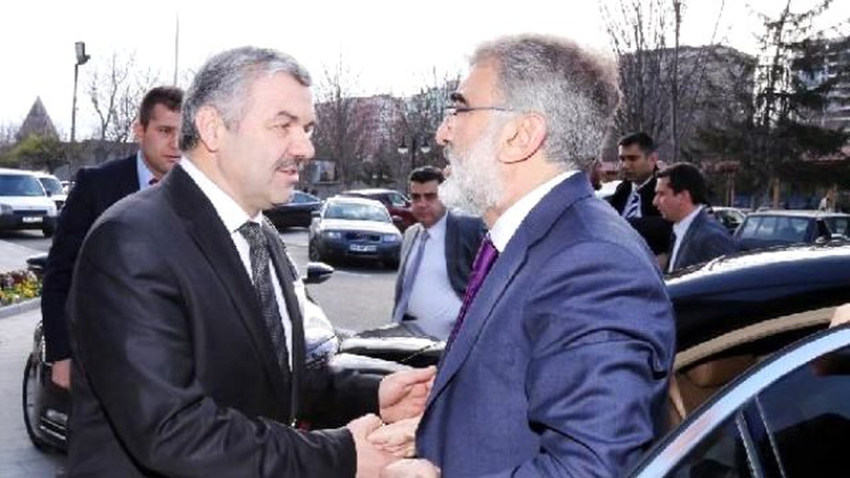 Bakan Yıldız, Kocasinan Belediye Başkanı\'ndan Brifing Aldı