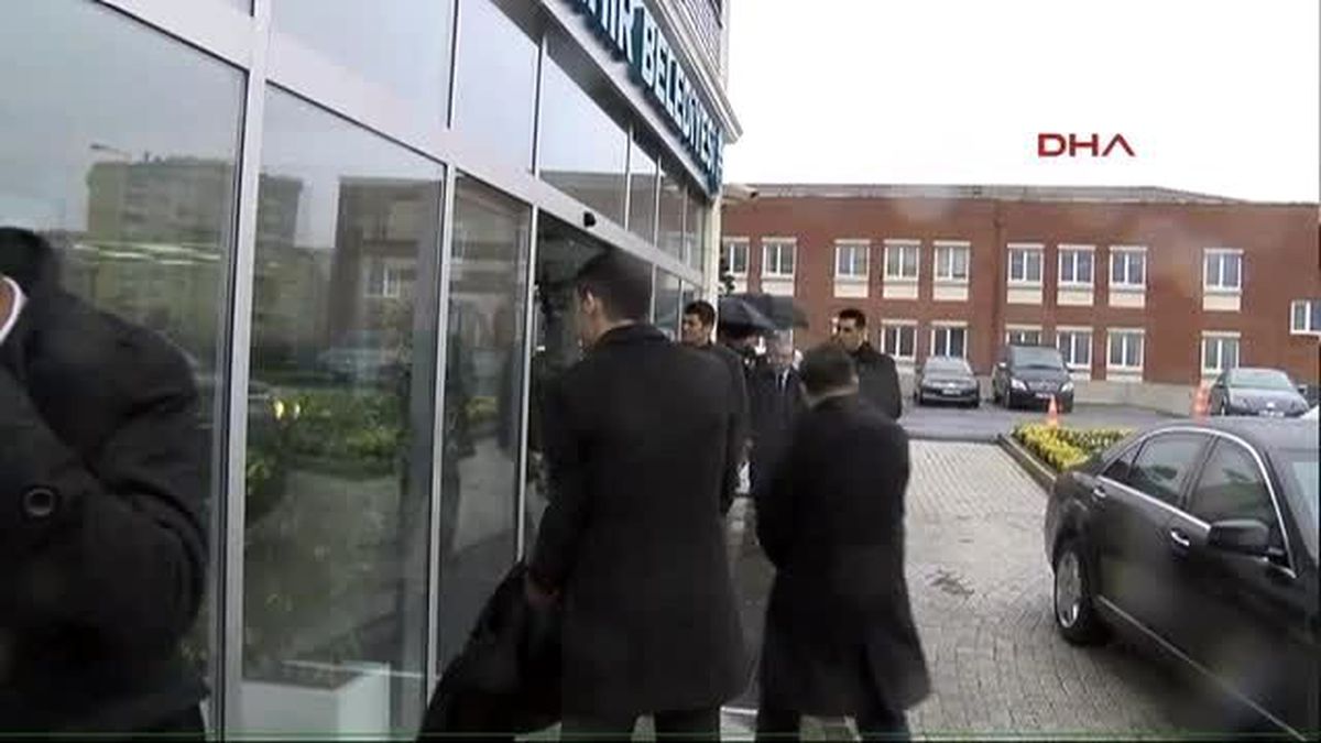 Başbakan Davutoğlu Cuma Namazını Başakşehir\'deki Tunahan Camii\'nde Kıldı-1