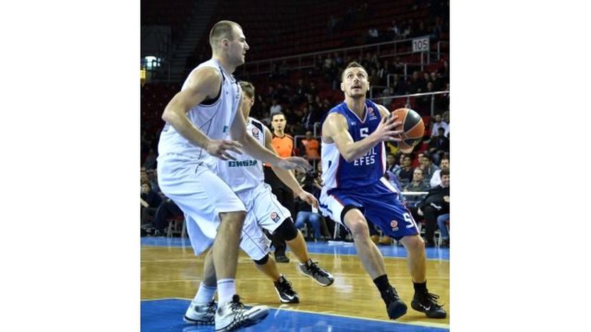 Anadolu Efes, Nizhny\'e Direnemedi