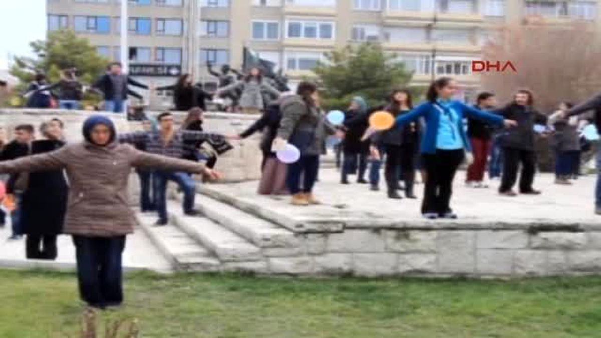 Burdur Önce Yürüdü Sonra Kitap Okudular