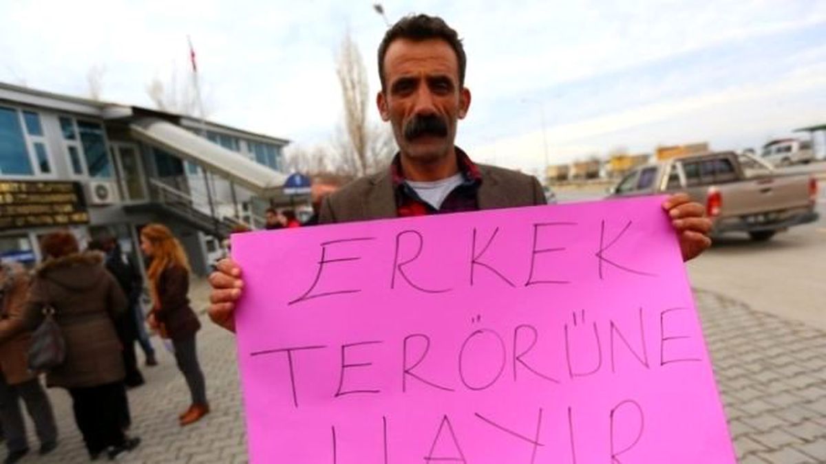 Edremit\'te Kadın Katliamları Kınandı